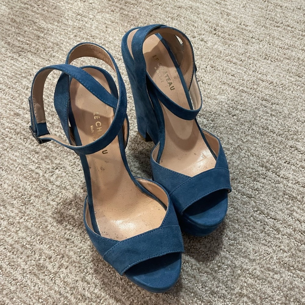 Womens Le Chateau and Vera Gomma Platform Wedge Blue Suede Heels